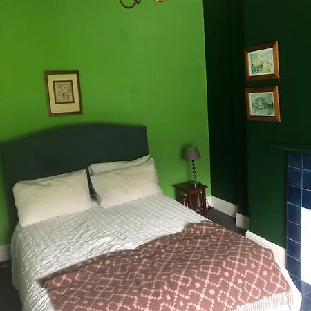 The Victorian House Bed & Breakfast Брайдпорт Екстериор снимка